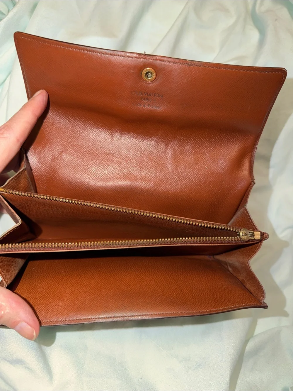 VINTAGE 1993 LOUIS VUITTON SARAH MONOGRAM SNAP WALLET - Picture 4 of 15